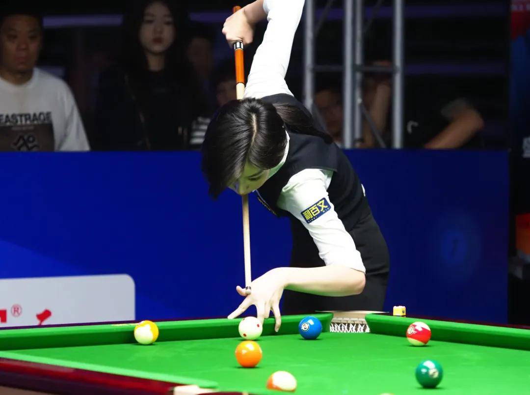 的舞台上 的舞台上